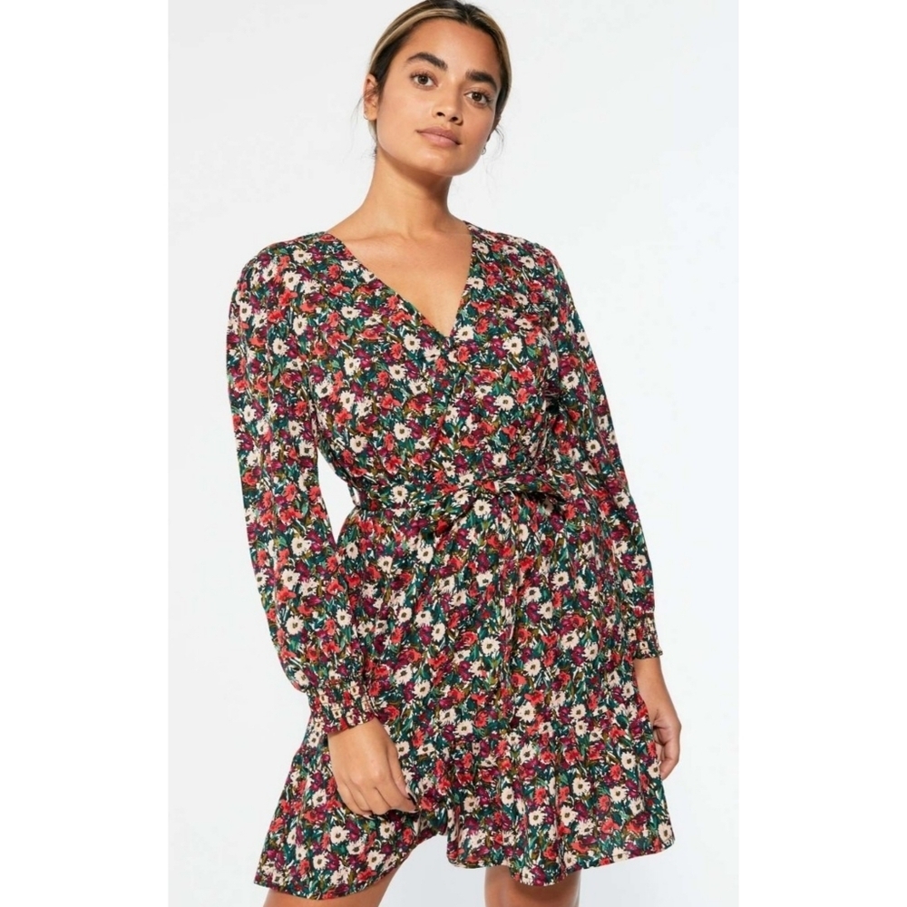 New Look Black Floral Puff Sleeve Belted Tea dress Size 6P